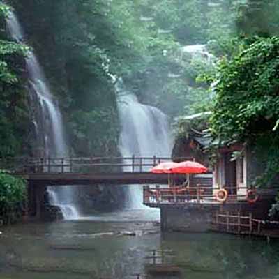 奉化旅行社文化和旅游部：對生態(tài)環(huán)境下降的A級景區(qū)將嚴肅處理